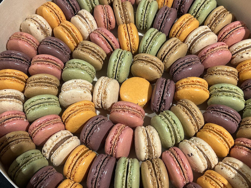 Boîte de macarons - 80 pièces – Image 2